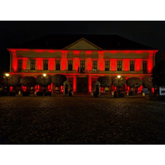 FTS UP Lighting 6x18W RGBWA+UV – Akkumulátoros, DMX és App Vezérlésű Uplighting LED Lámpa